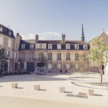 La Maison De La Liberte Suite Jeanne Barret Poitiers Exterior photo